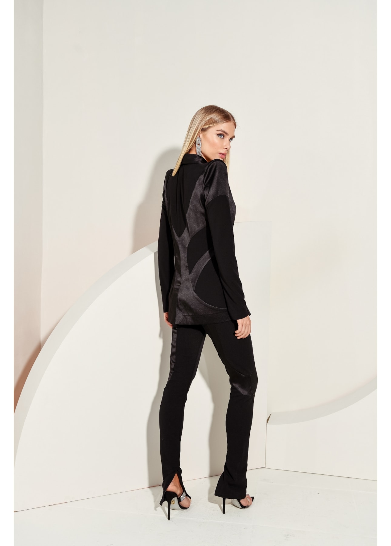 image_aed40b85-96d9-4935-a78d-911198a56fa6