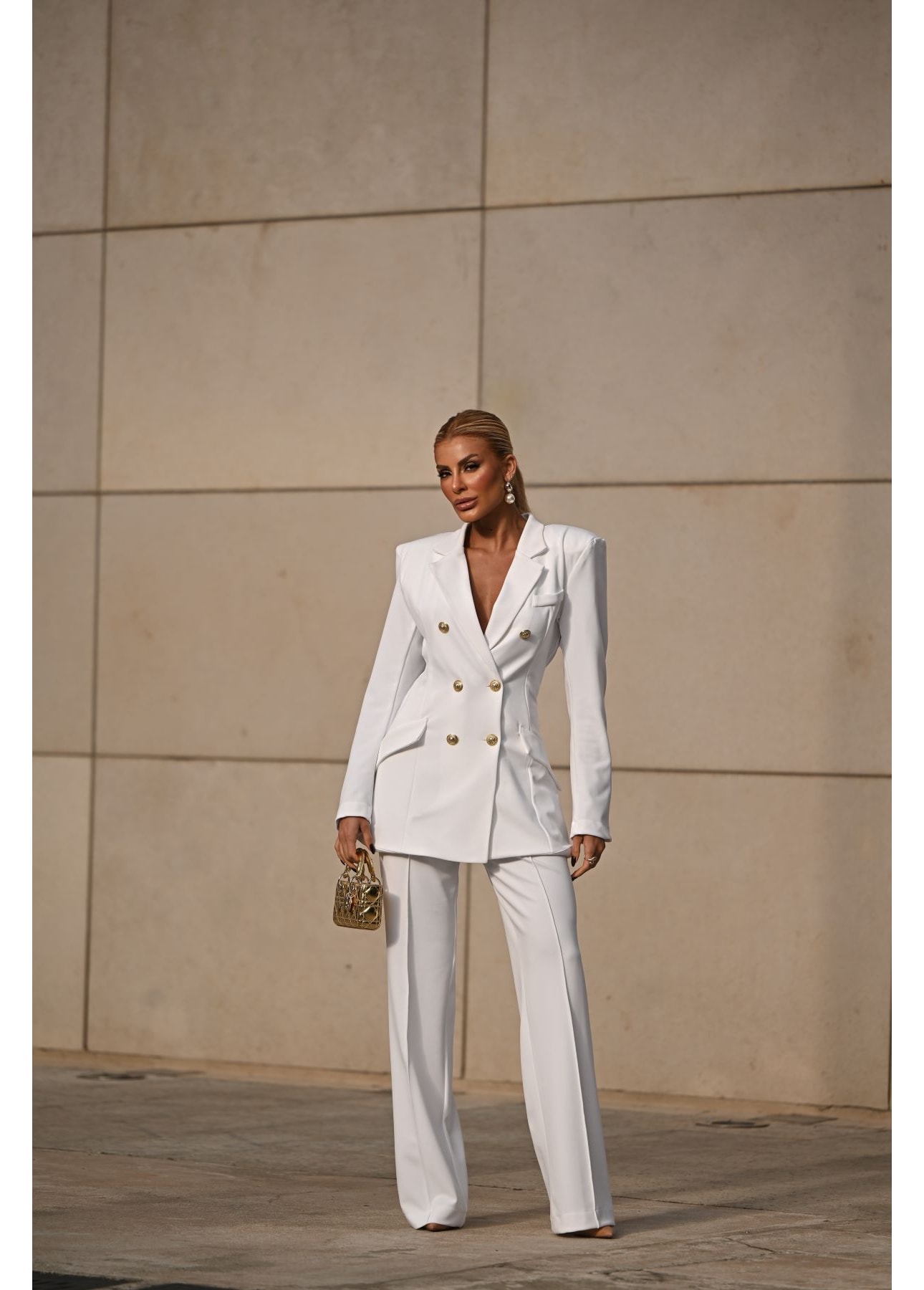 image_ddcb89b6-2cbe-407e-a5e2-0c970f7d2286